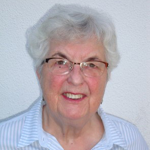 Erika Schmelzle